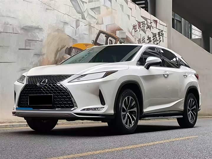 Фото 1 - Lexus RX