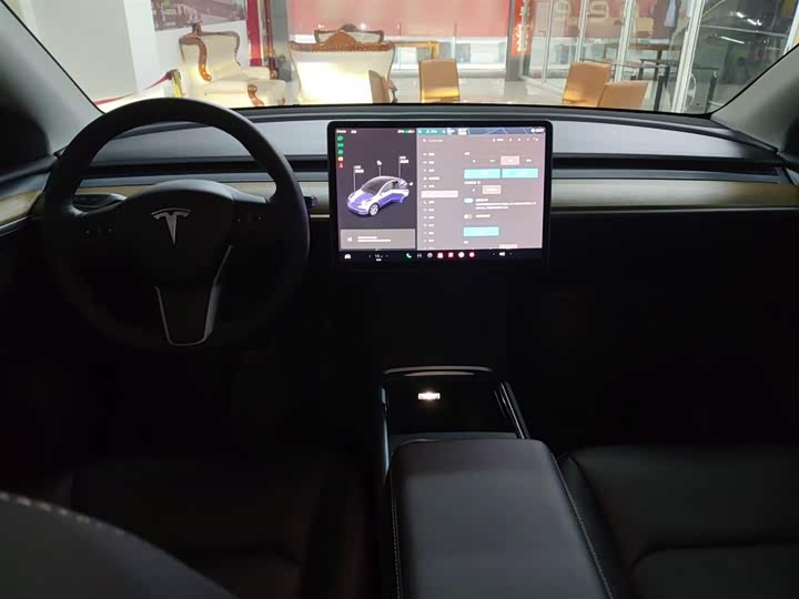 Фото 10 - Tesla Model Y