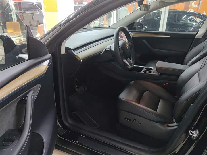 Фото 16 - Tesla Model Y