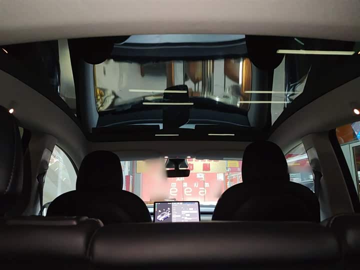 Фото 18 - Tesla Model Y