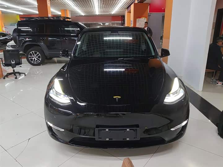 Фото 3 - Tesla Model Y