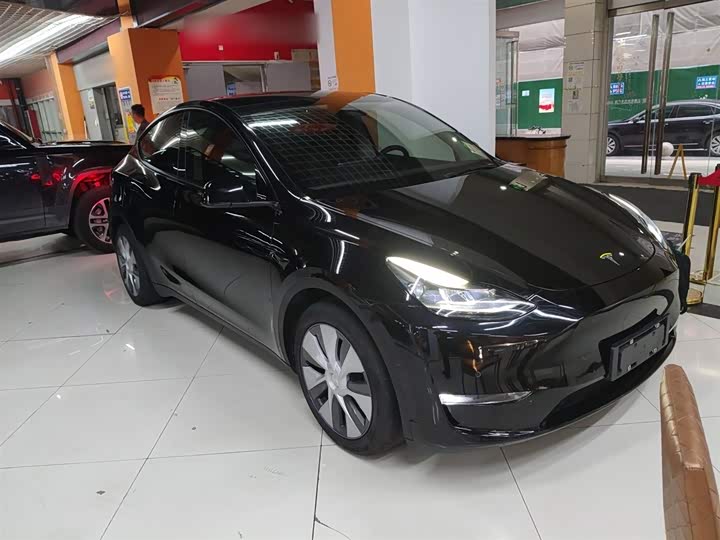 Фото 4 - Tesla Model Y