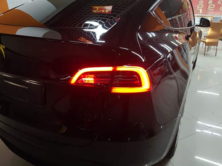 Фото 8 - Tesla Model Y