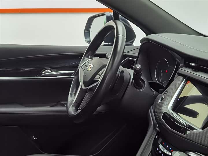 Фото 22 - Cadillac XT5