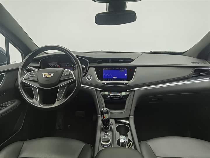 Фото 5 - Cadillac XT5