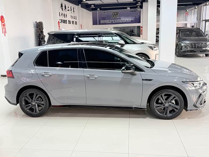 Фото 4 - Volkswagen Golf