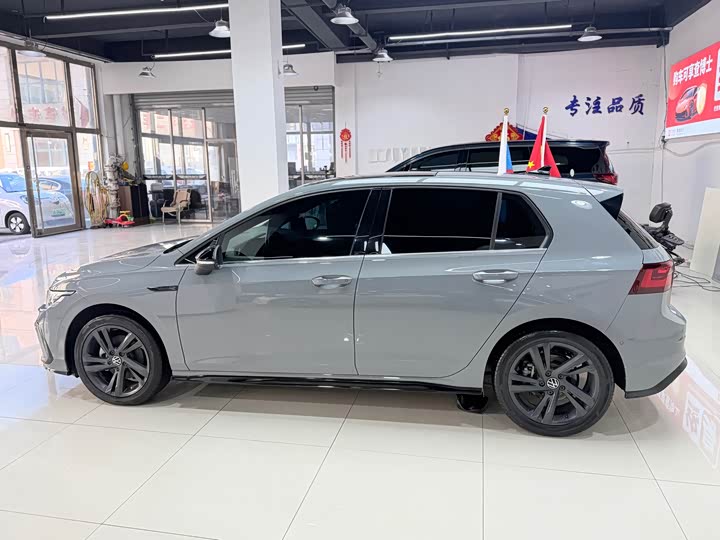 Фото 6 - Volkswagen Golf