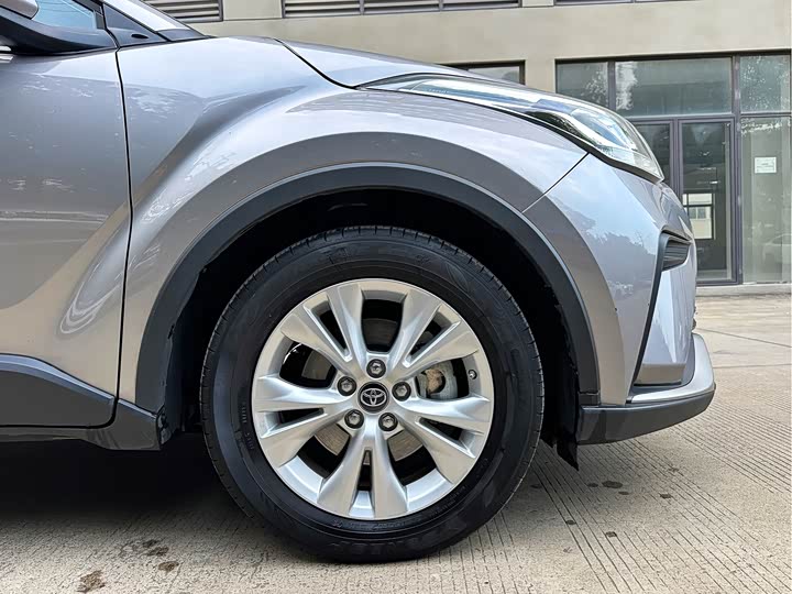 Фото 10 - Toyota Izoa