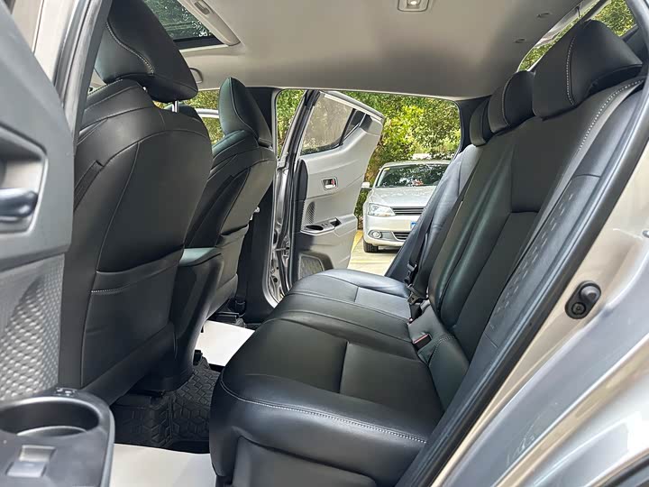 Фото 5 - Toyota Izoa