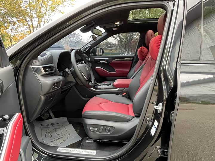 Фото 13 - Toyota Crown Kluger