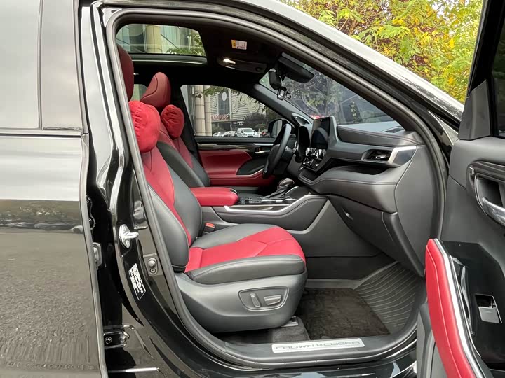 Фото 15 - Toyota Crown Kluger