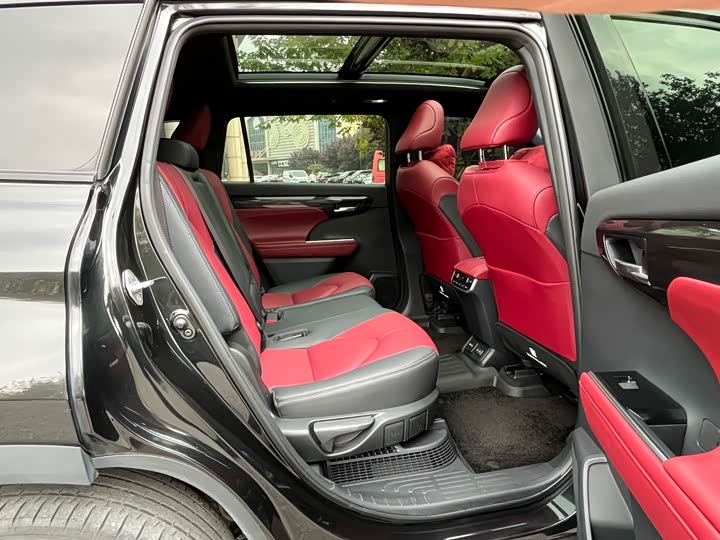 Фото 16 - Toyota Crown Kluger