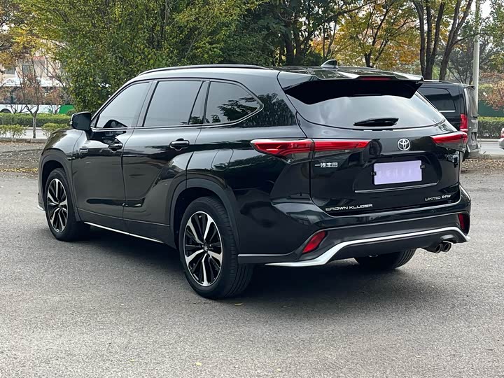 Фото 4 - Toyota Crown Kluger