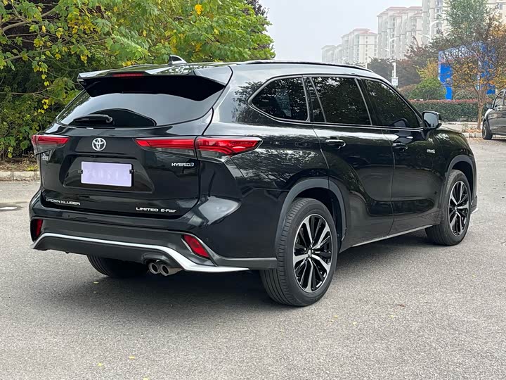 Фото 6 - Toyota Crown Kluger