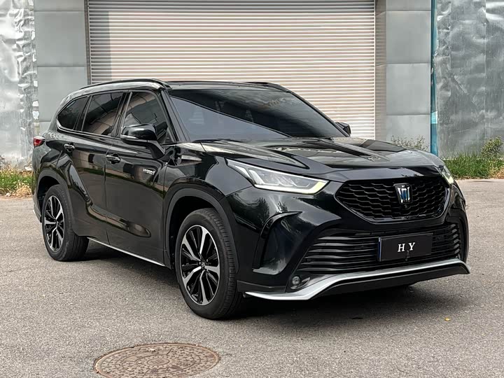 Фото 8 - Toyota Crown Kluger