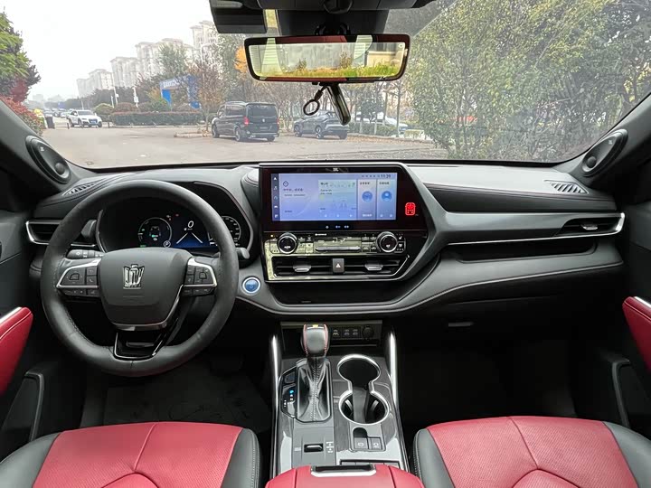 Фото 9 - Toyota Crown Kluger