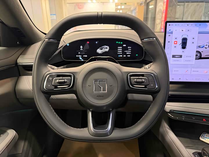 Фото 9 - Zeekr 001