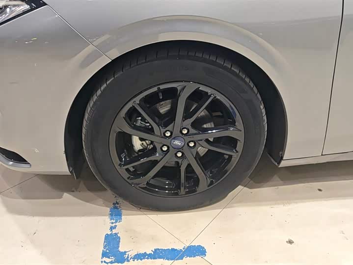 Фото 6 - Ford Mondeo