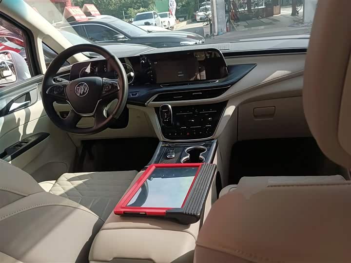 Фото 10 - Buick GL8 ES