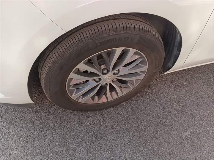 Фото 23 - Buick GL8 ES