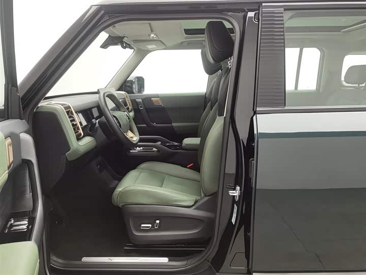 Фото 10 - Chery iCar 03