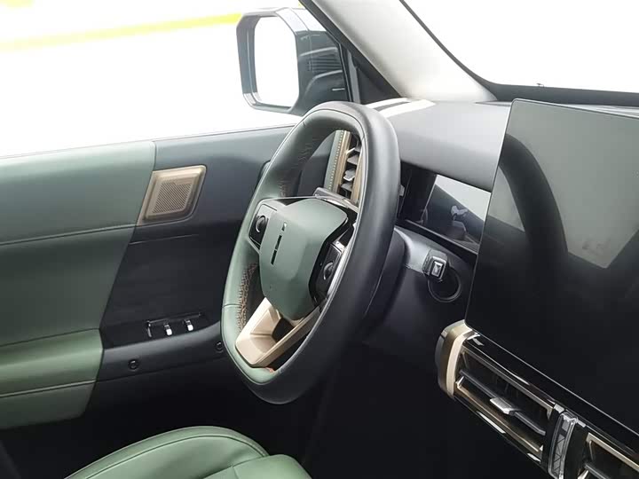 Фото 22 - Chery iCar 03