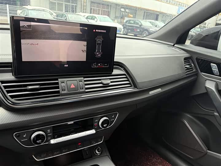 Фото 13 - Audi Q5L