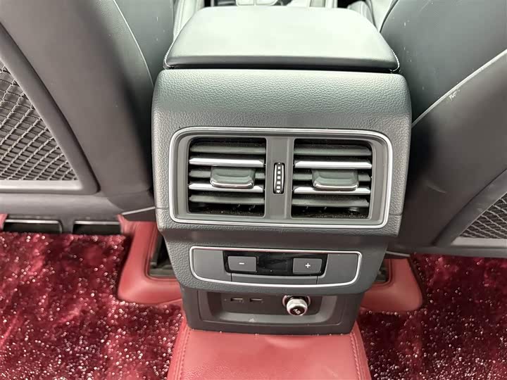 Фото 15 - Audi Q5L