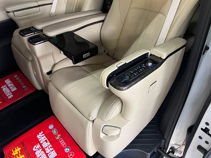 Фото 10 - Toyota Vellfire