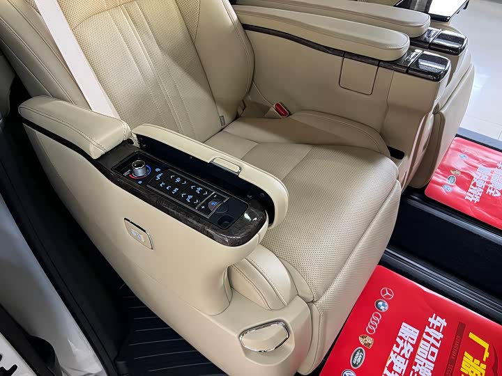 Фото 14 - Toyota Vellfire