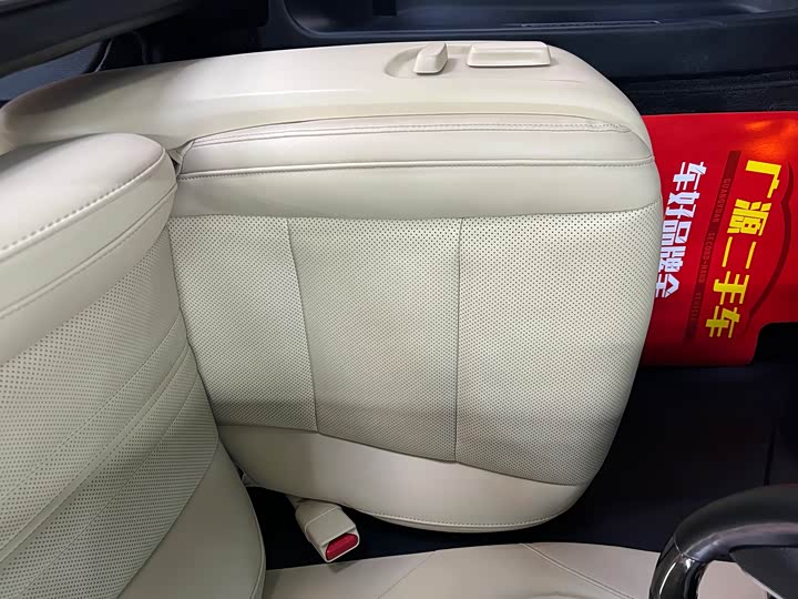 Фото 17 - Toyota Vellfire