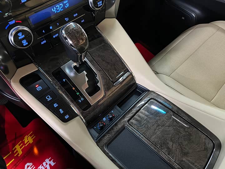 Фото 25 - Toyota Vellfire