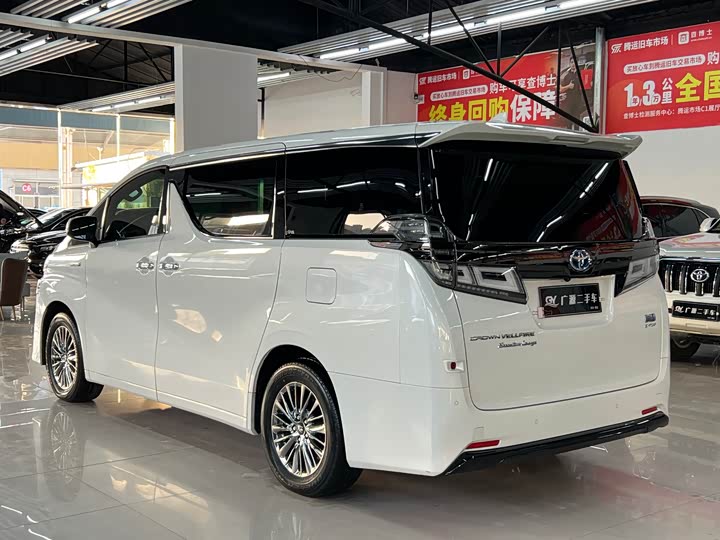 Фото 6 - Toyota Vellfire