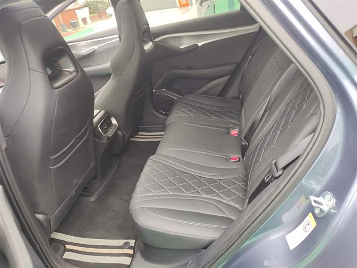 Фото 17 - BYD Sea Lion 07 EV