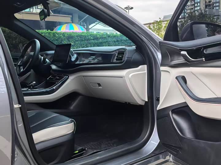 Фото 14 - BYD Qin Plus