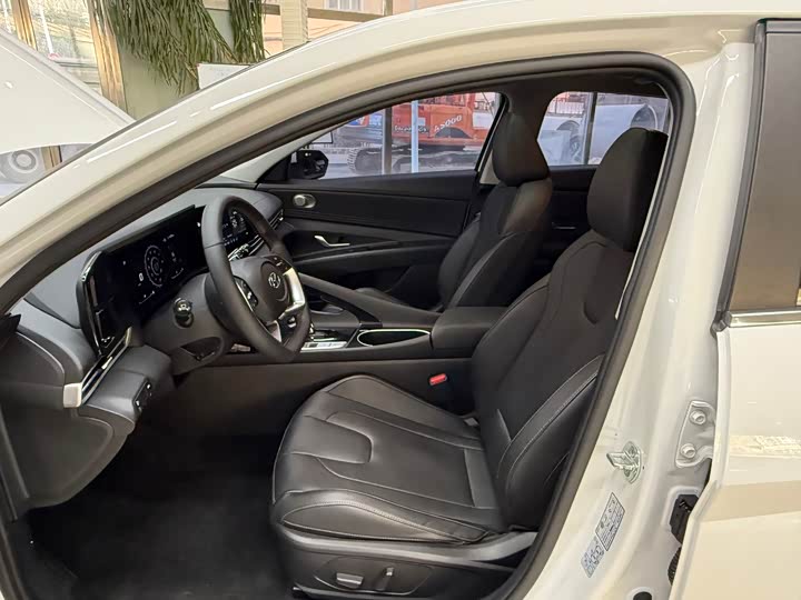 Фото 16 - Hyundai Elantra N line