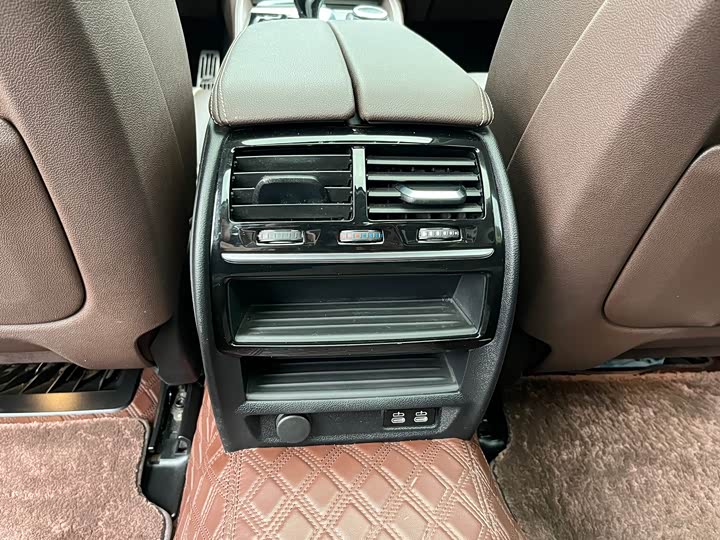 Фото 14 - BMW 5 Series