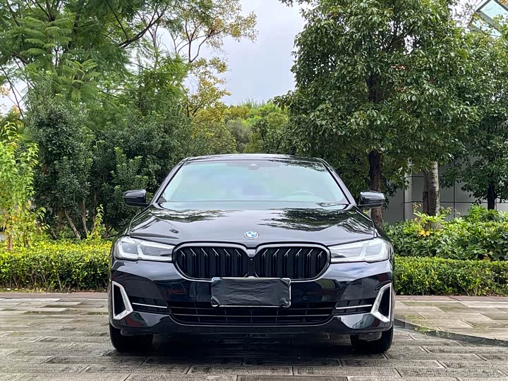 Фото 2 - BMW 5 Series