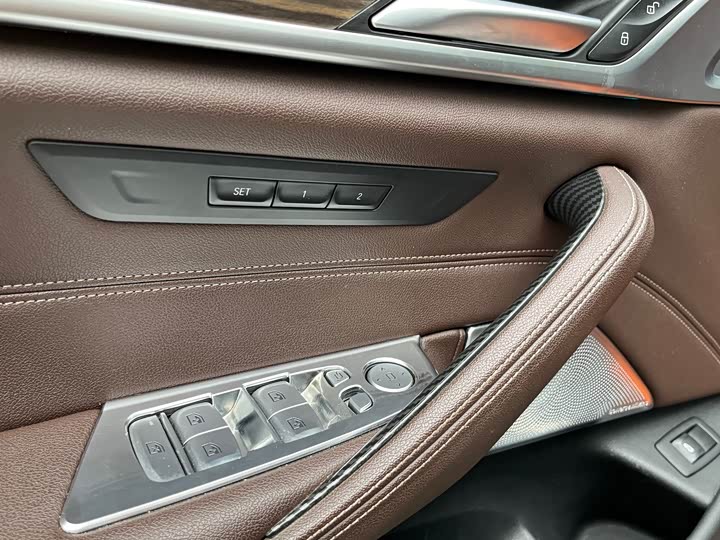 Фото 22 - BMW 5 Series