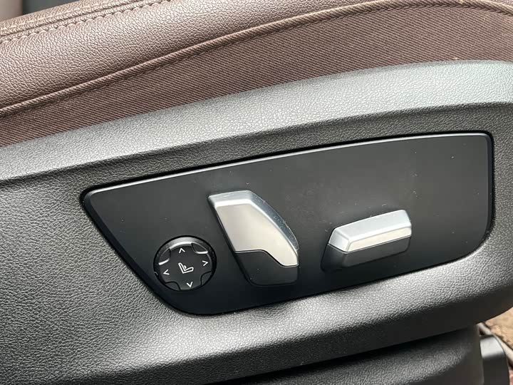 Фото 27 - BMW 5 Series