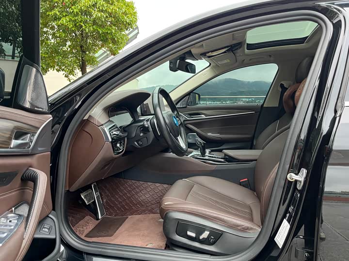 Фото 4 - BMW 5 Series