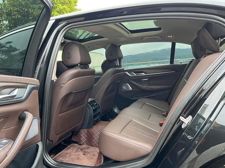 Фото 5 - BMW 5 Series