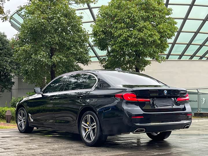 Фото 9 - BMW 5 Series