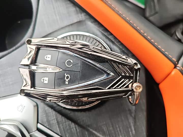 Фото 12 - Changan UNI-V