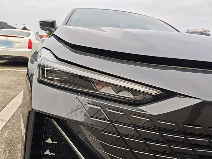 Фото 30 - Changan UNI-V