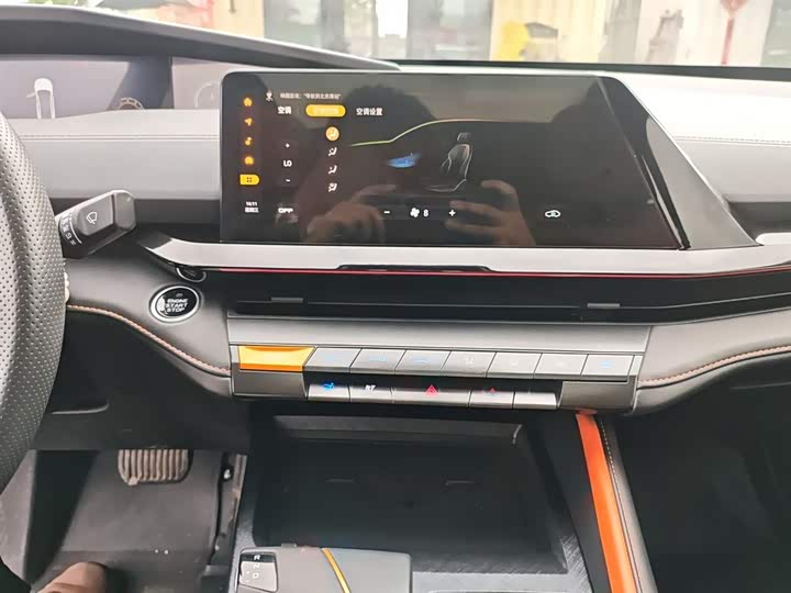 Фото 6 - Changan UNI-V