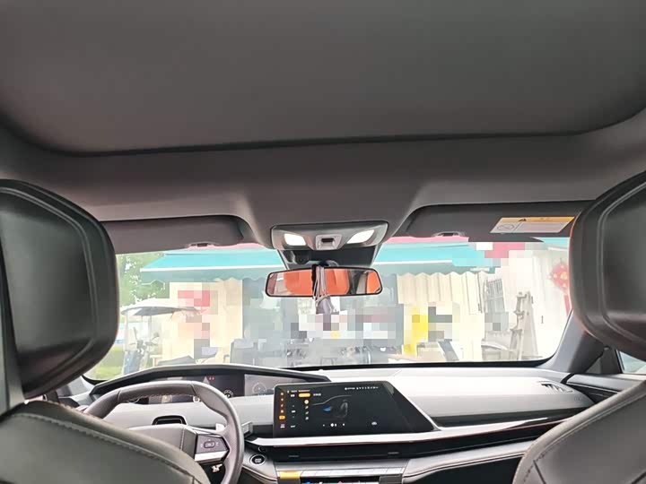 Фото 9 - Changan UNI-V