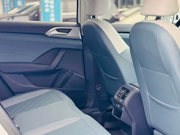 Фото 5 - Volkswagen Tharu