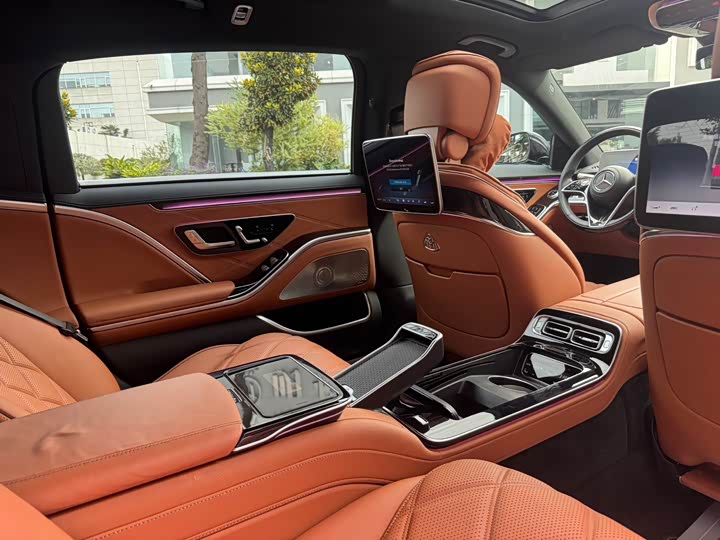 Фото 11 - Mercedes-Benz Maybach S-Class