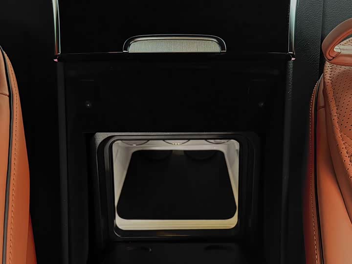 Фото 15 - Mercedes-Benz Maybach S-Class